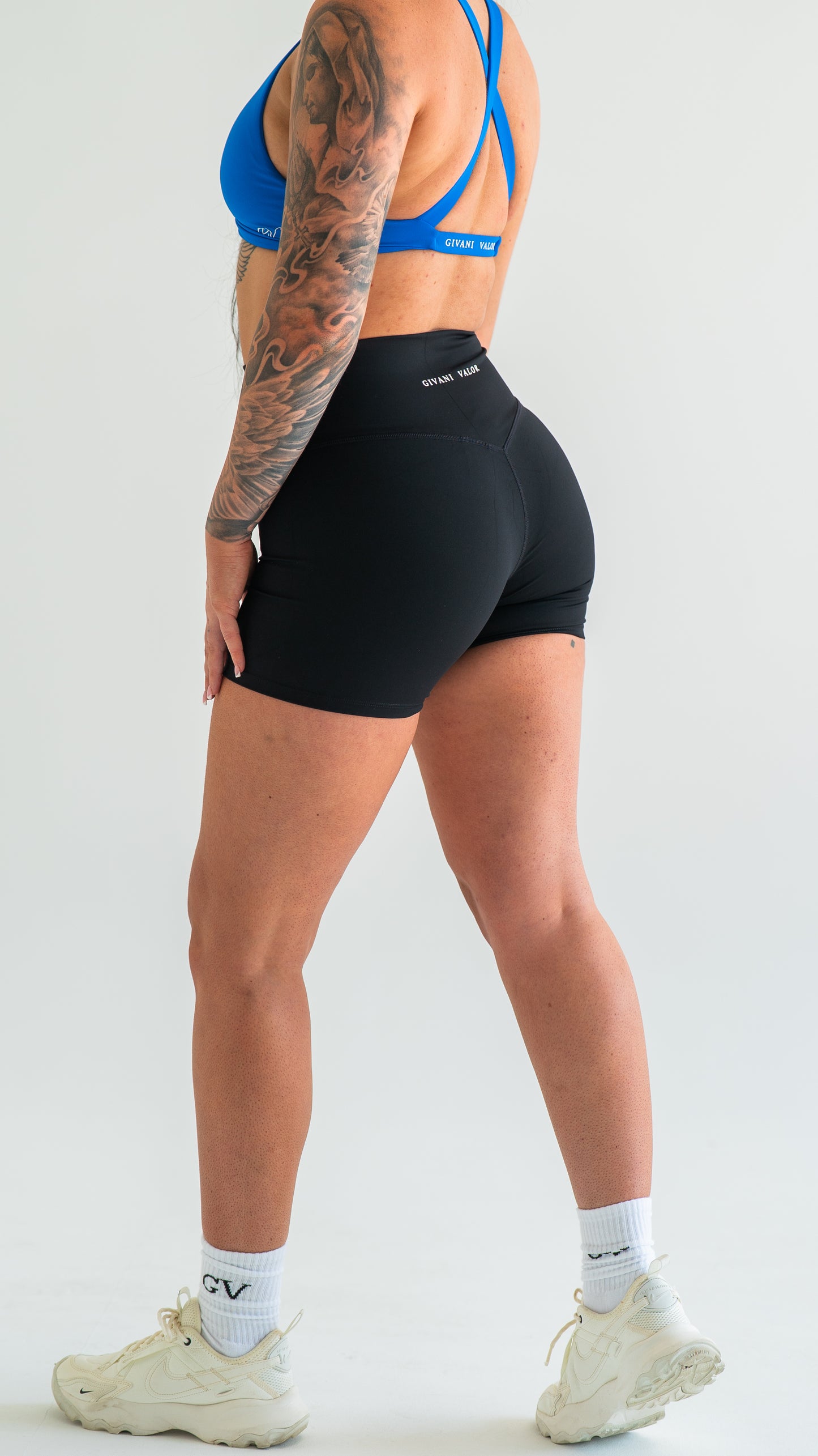 Essential Shorts - Black