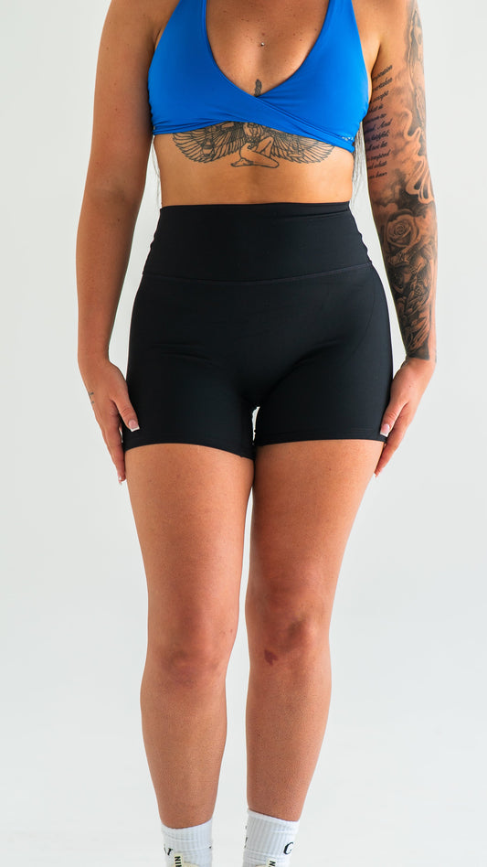 Essential Shorts - Black